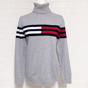🎀 2/$20 Tommy Hilfiger turtleneck